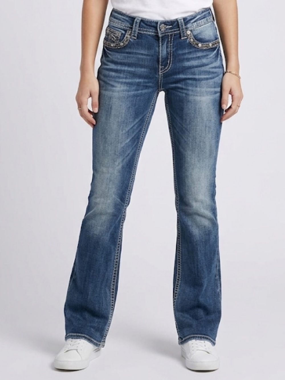 Suki Mid Rise Slim Bootcut Jeans from Silver Jeans Co.